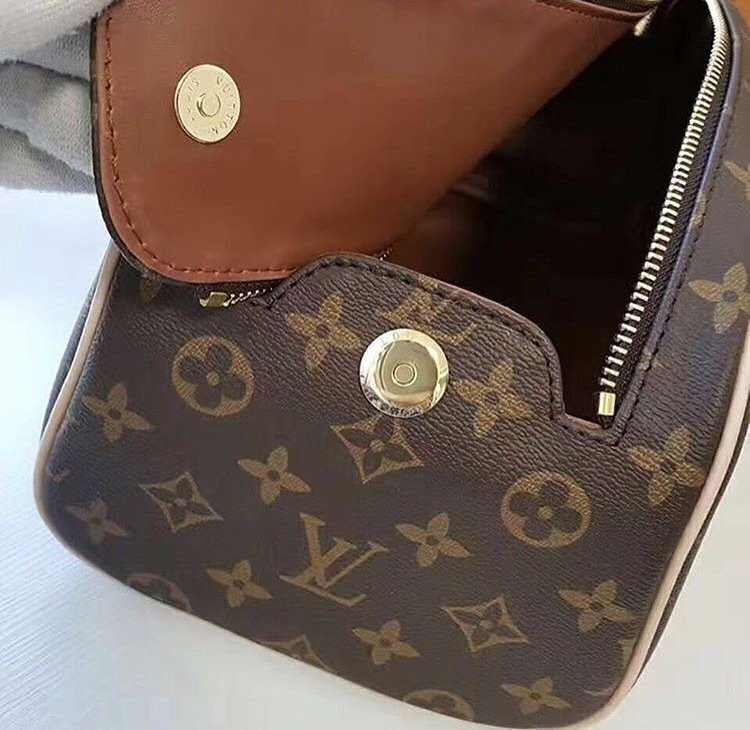 Necessaire louis vuitton