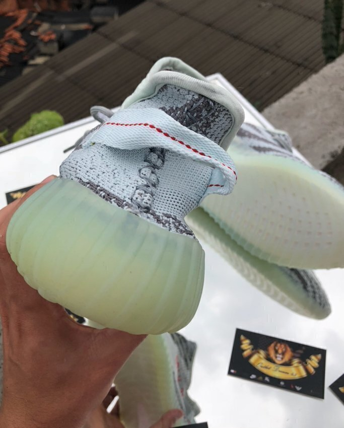Yeezy boost v2 350 blue tint