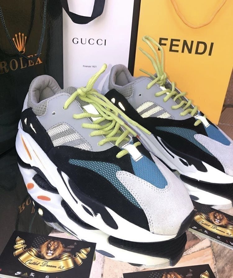 Yeezy boost 700