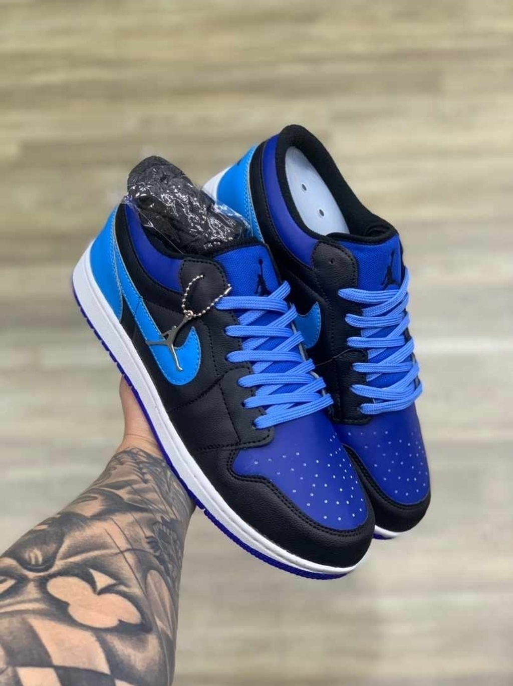 Air jordan (4)